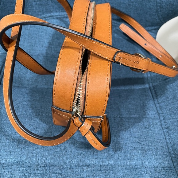 Lot of 9 Purses. New and like new - Picture 17 of 17